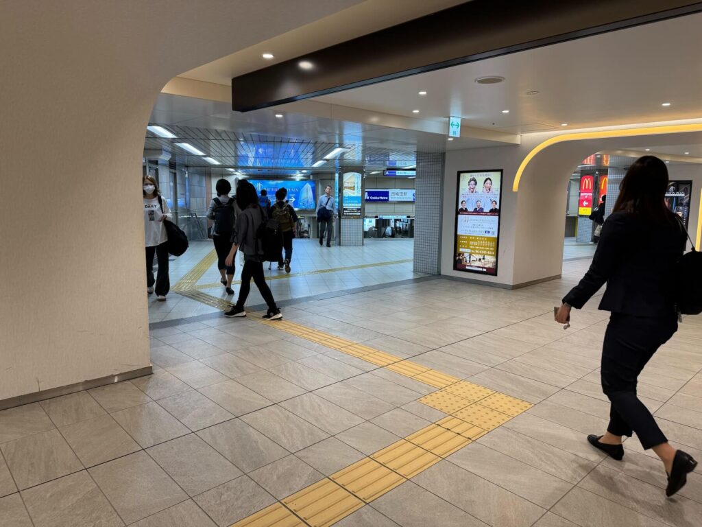 大阪駅からFLALUクリニック大阪梅田院