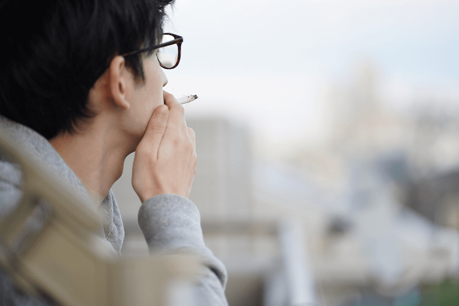 4_男性のシミ・そばかすのNG習慣③喫煙、飲酒、睡眠不足