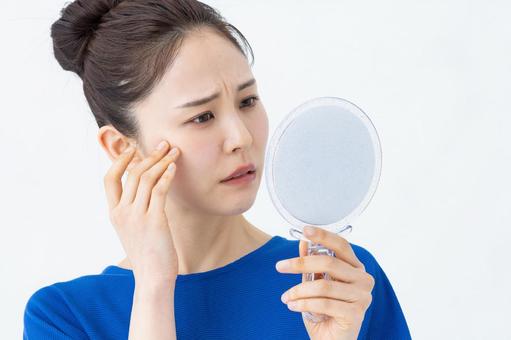 シミ取り後に濃く見えるのは失敗?適切な経過の一部のこともある