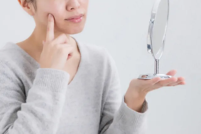 ニキビを自宅で最速で治す方法